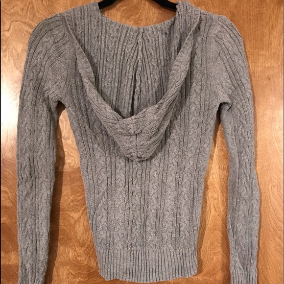 Gray sweater - Picture 2 of 2